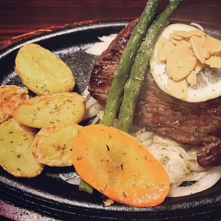 ハイサーイ✋名護ステーキです😋