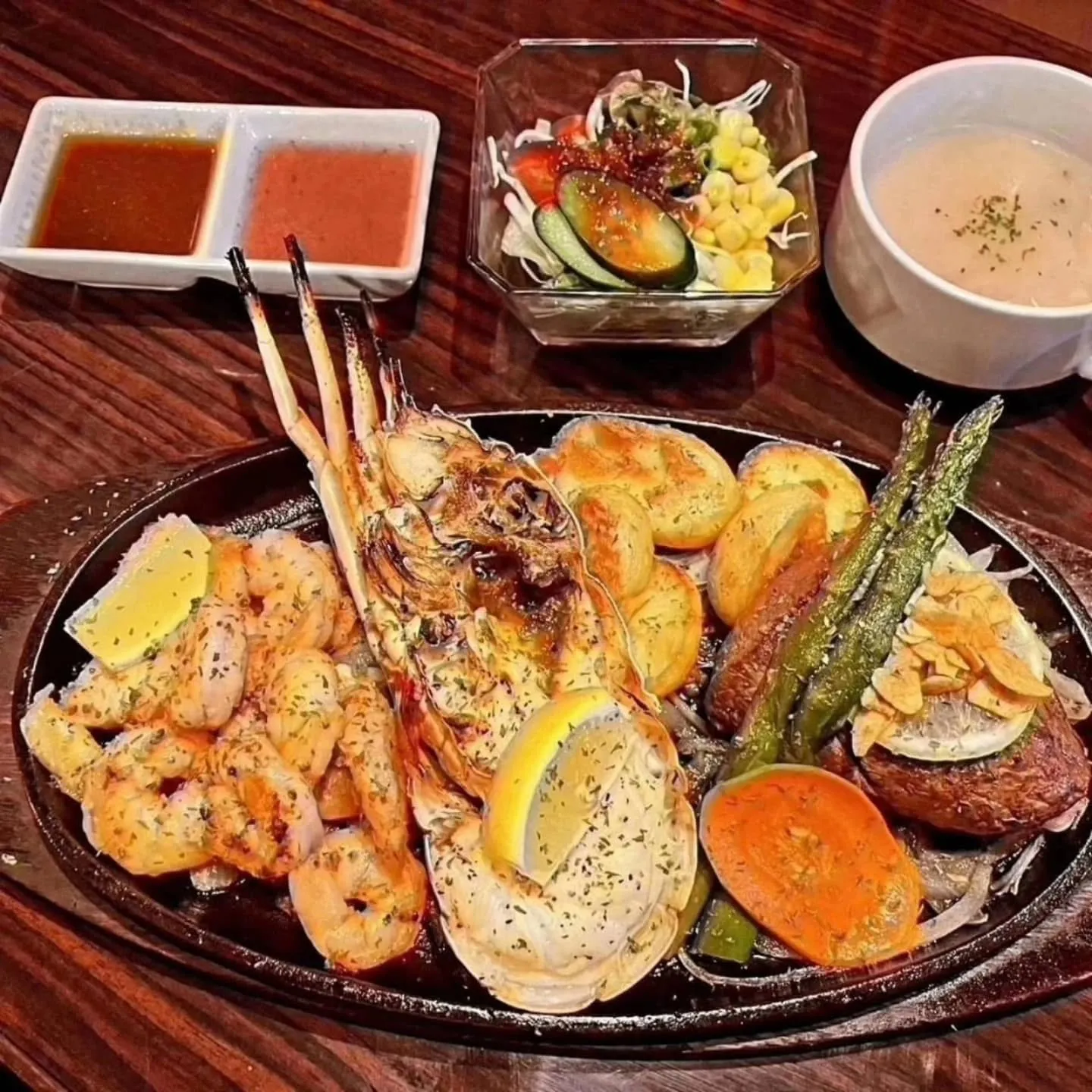 こんにちは！名護ステーキです！