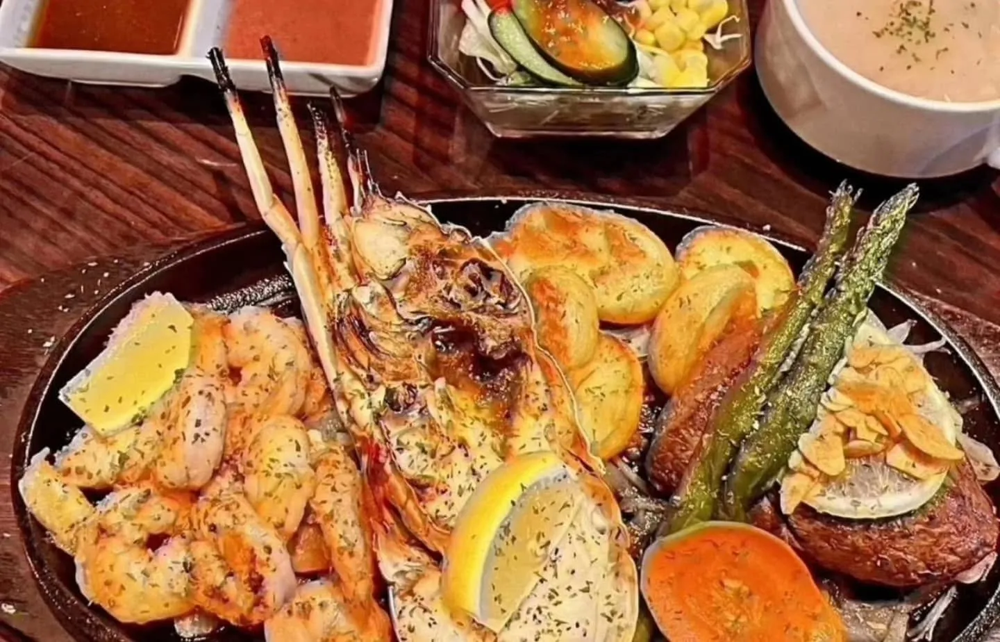 こんにちは！名護ステーキです！