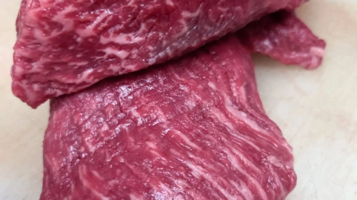 こんにちは！名護ステーキです！