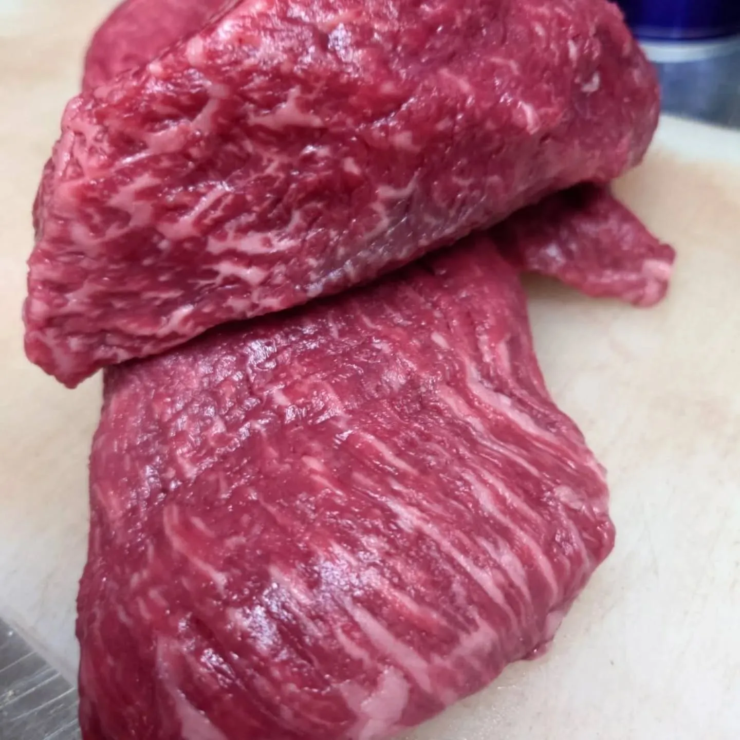 こんにちは！名護ステーキです！