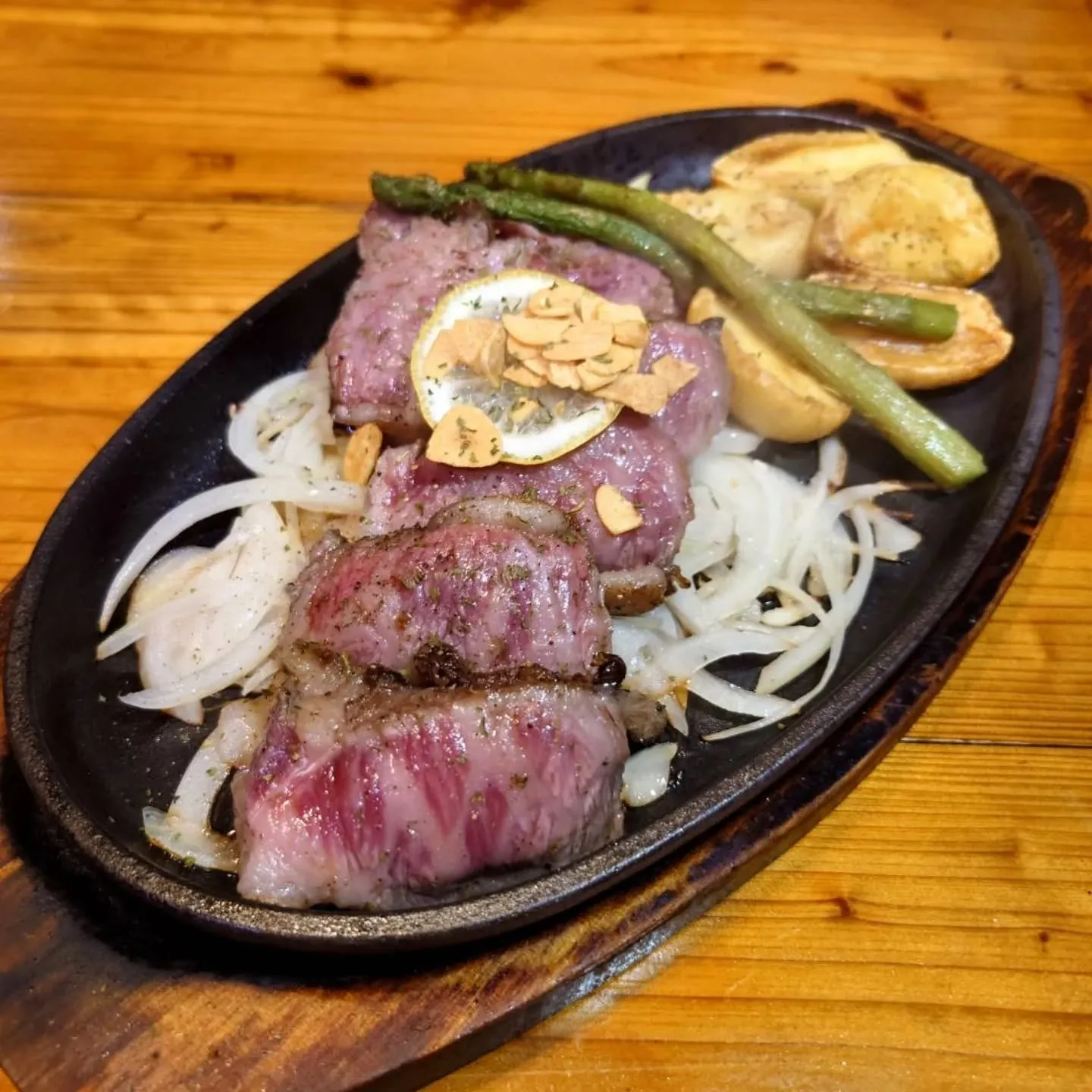 こんにちは！名護ステーキです！