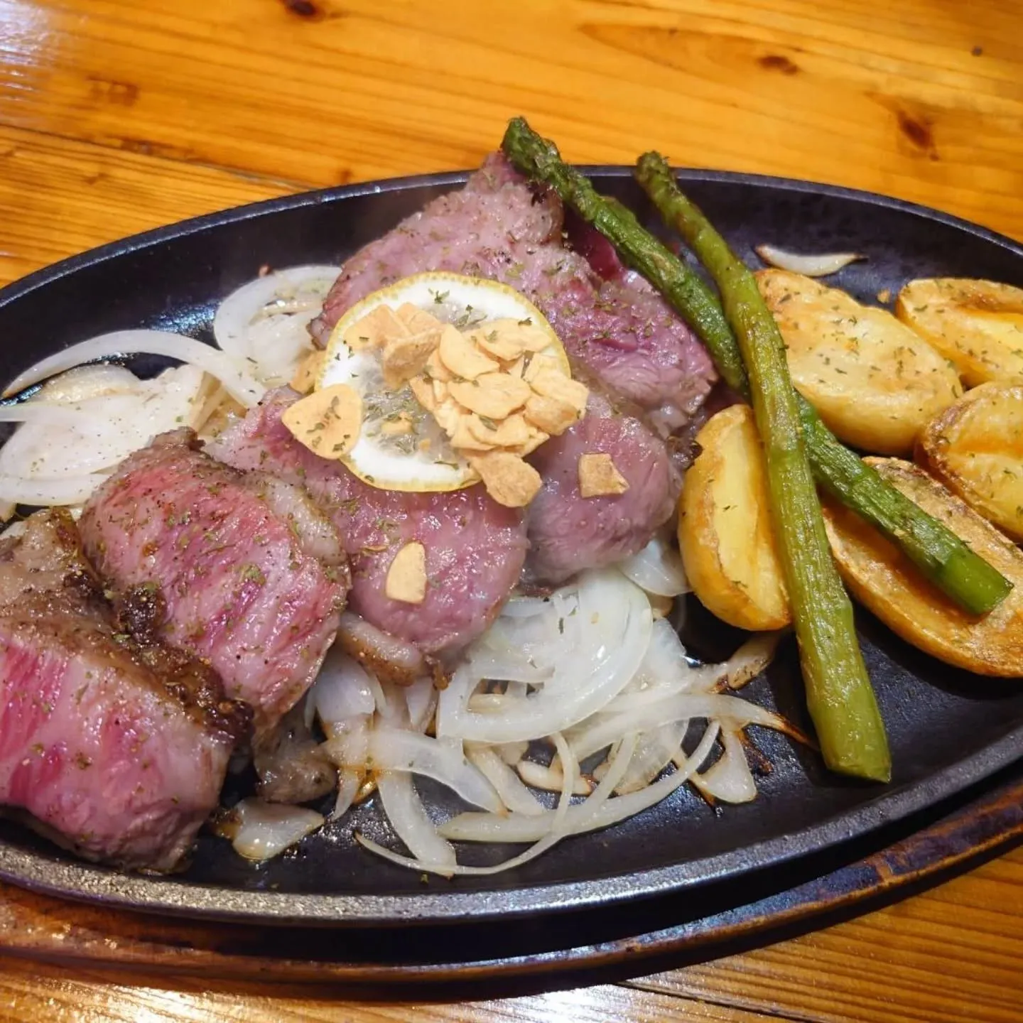 こんにちは！名護ステーキです！