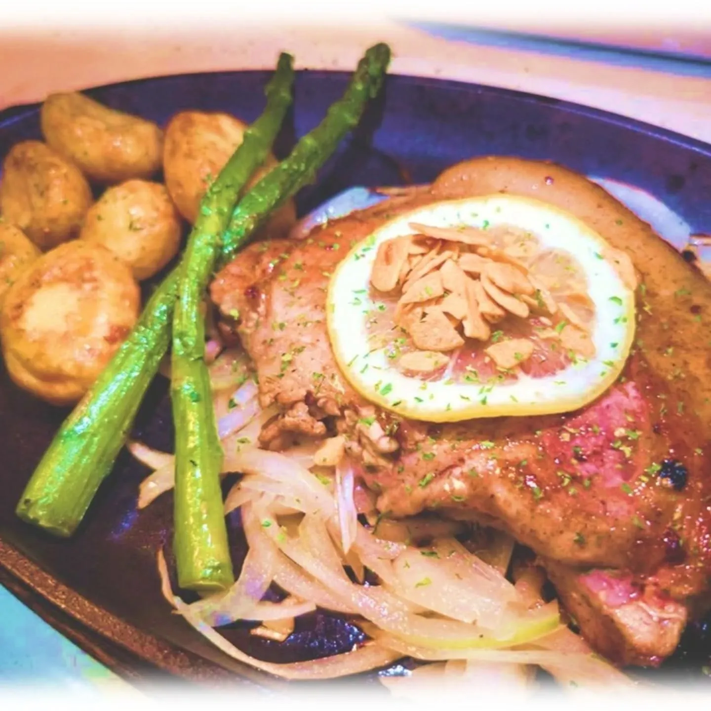 こんにちは！名護ステーキです！