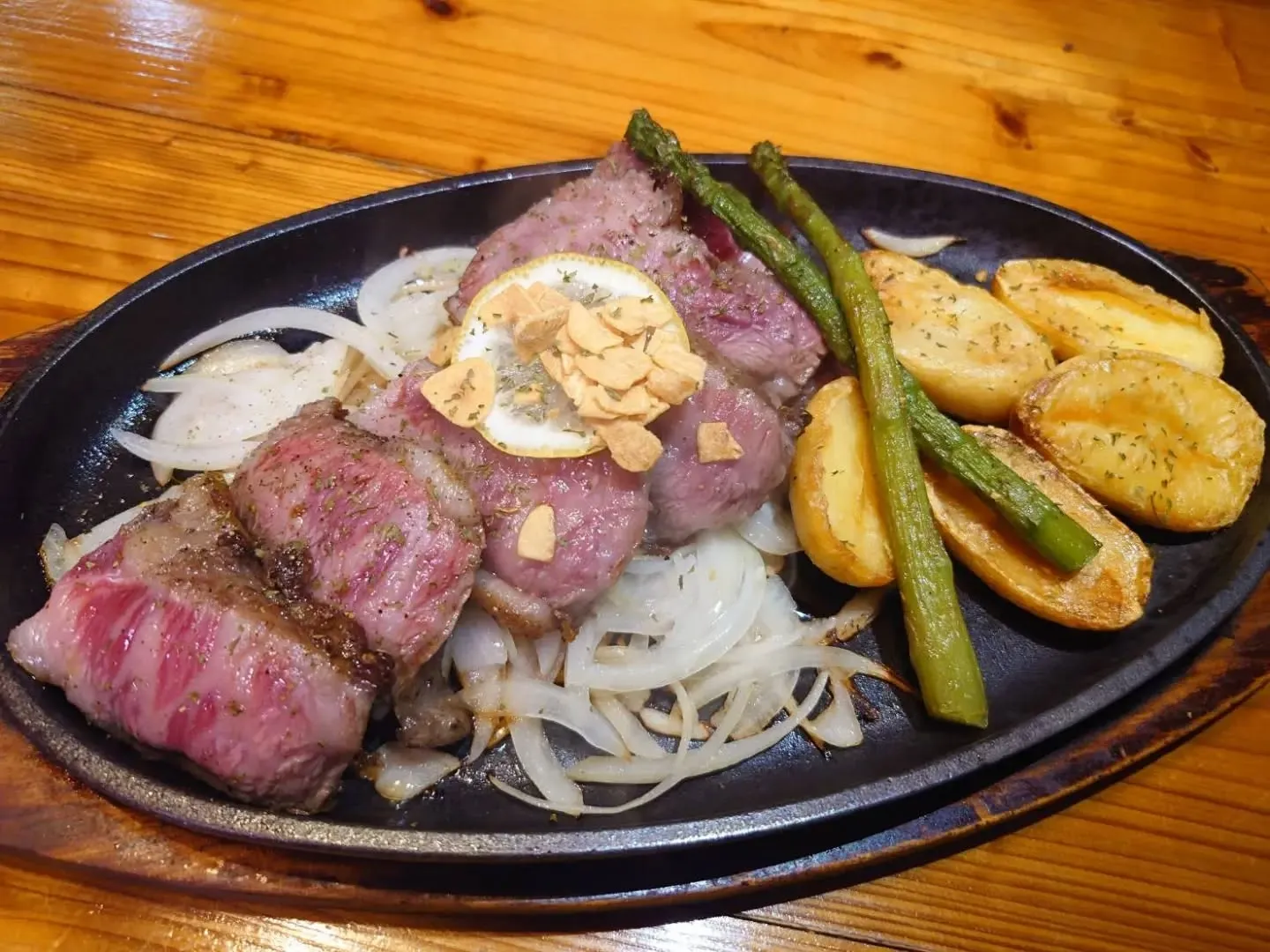 こんにちは！名護ステーキです！