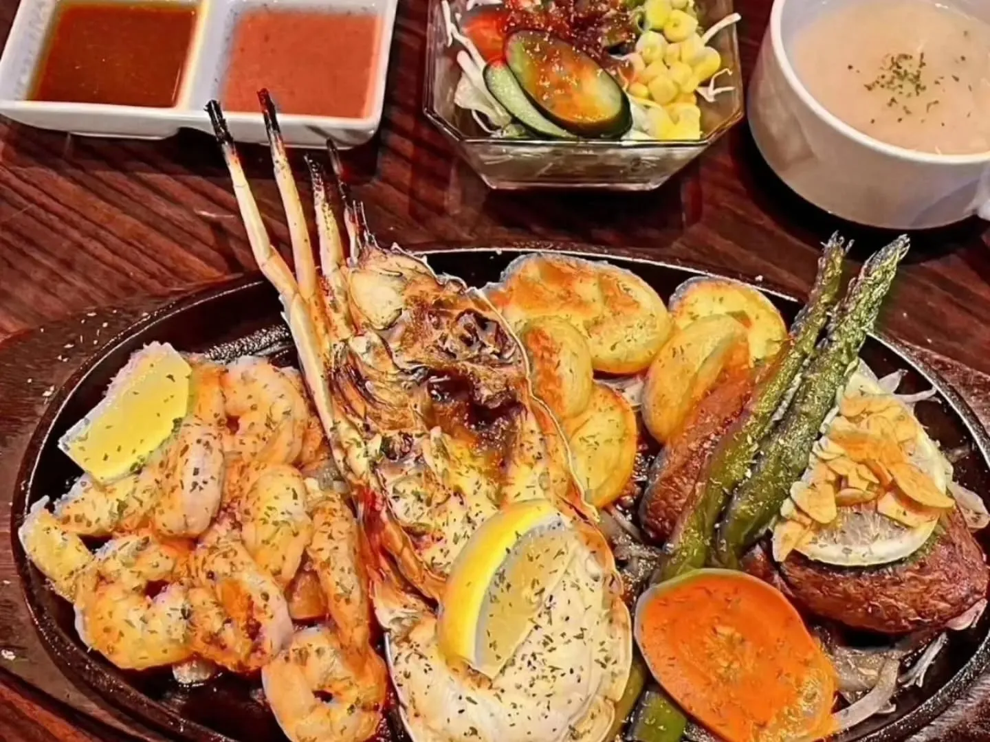 こんにちは！名護ステーキです！