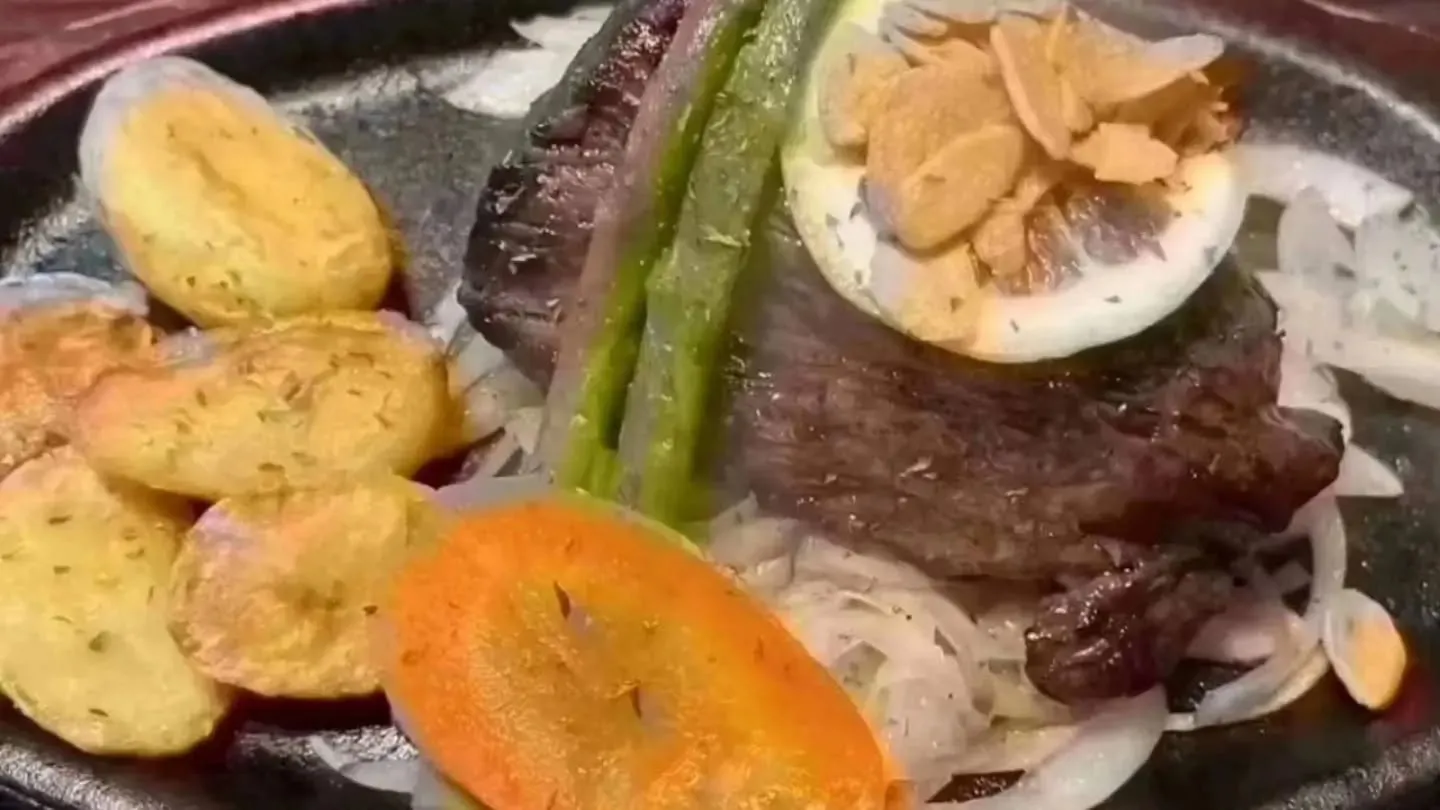 こんにちは!名護ステーキです!