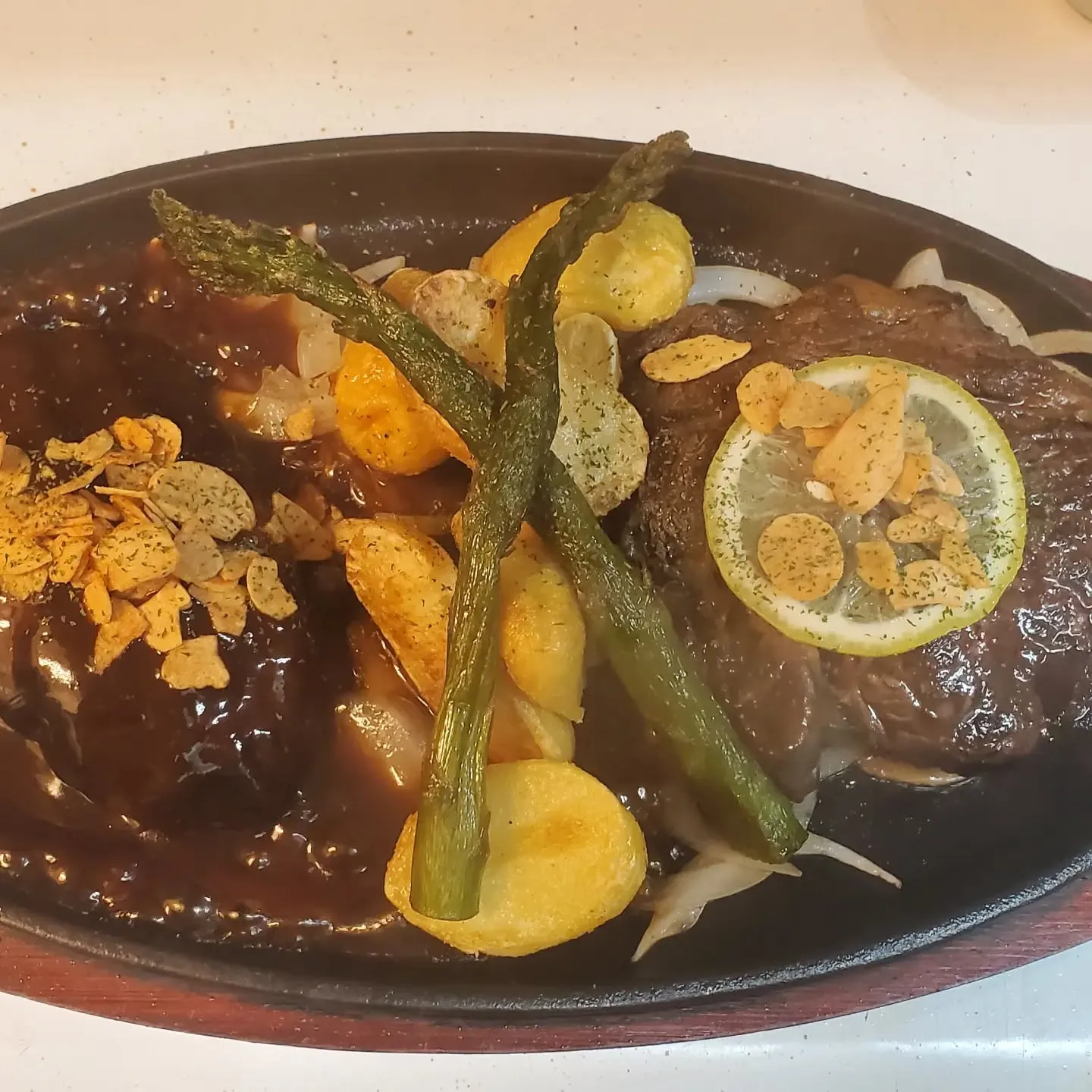 こんにちは！名護ステーキです！
