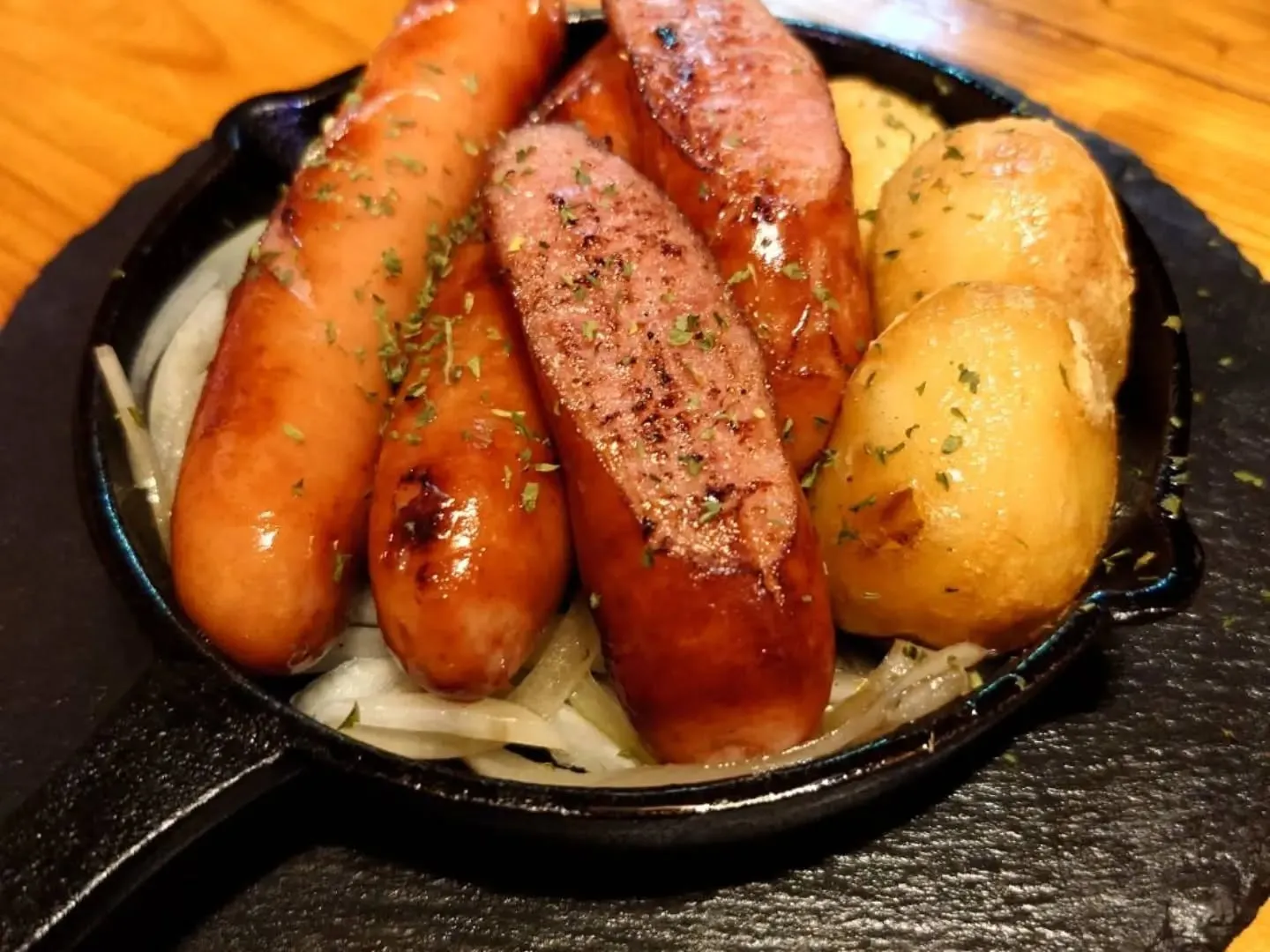 こんにちは！名護ステーキです！