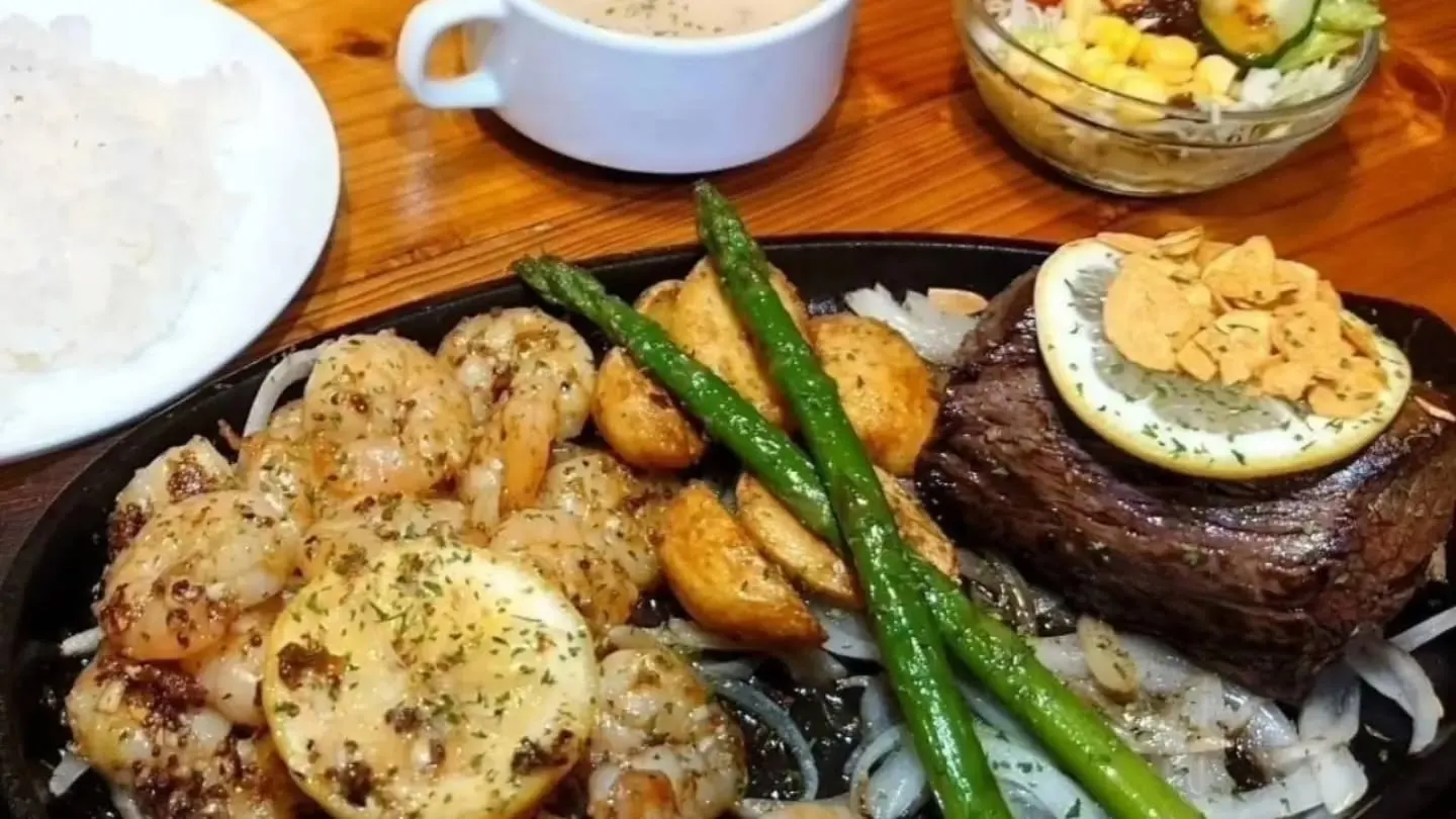 こんにちは!名護ステーキです!
