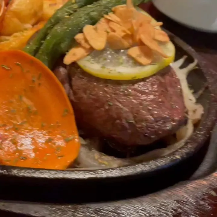 ハイサーイ✋名護ステーキです😋