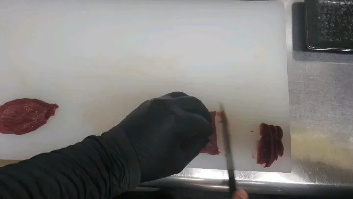 こんにちは！名護ステーキです！