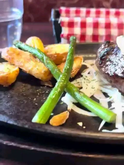 こんにちは！名護ステーキです！